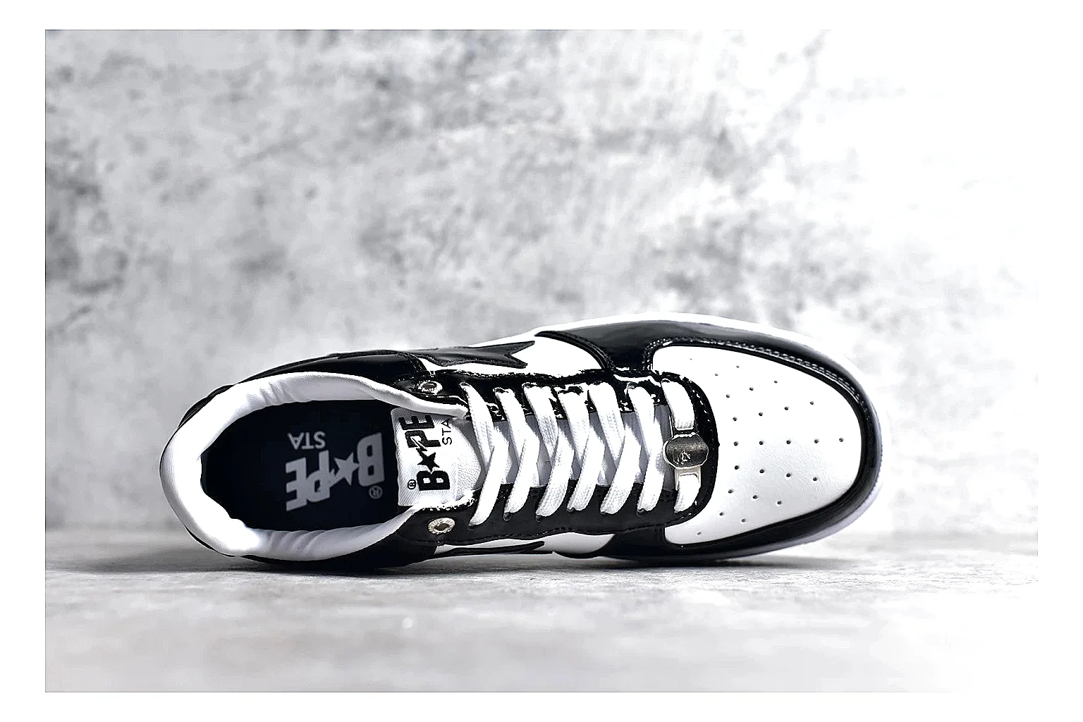 kakoscout.com A Bathing Ape Bapesta Low Black White comparison signal card six-photo gallery thumbnail 3