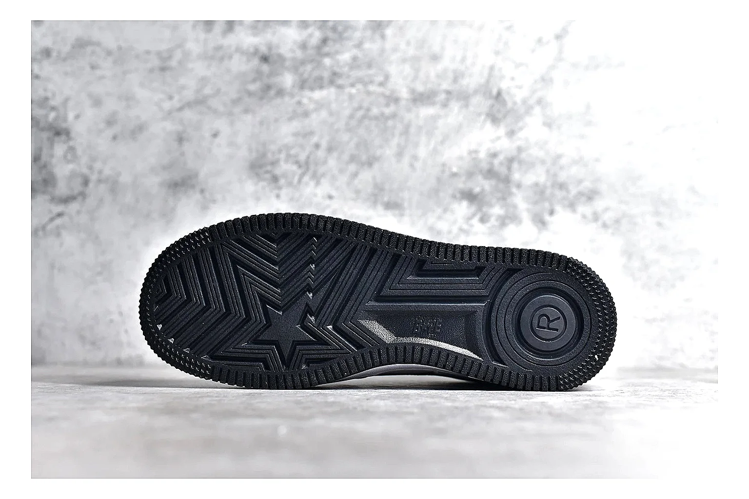 kakoscout.com A Bathing Ape Bapesta Low Black White comparison signal card six-photo gallery thumbnail 5