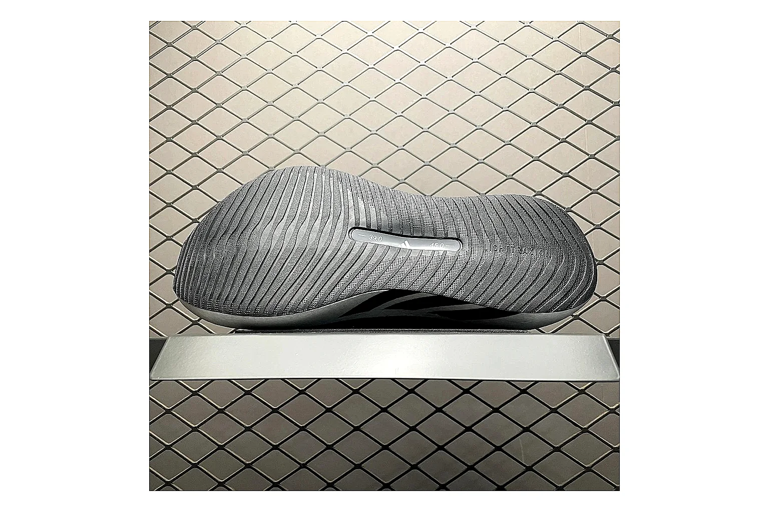 Adidas Adistar Cushion Grey Black comparison signal photo with black grey adistar cushion runner with mixed upper and runner shape thumbnail 4