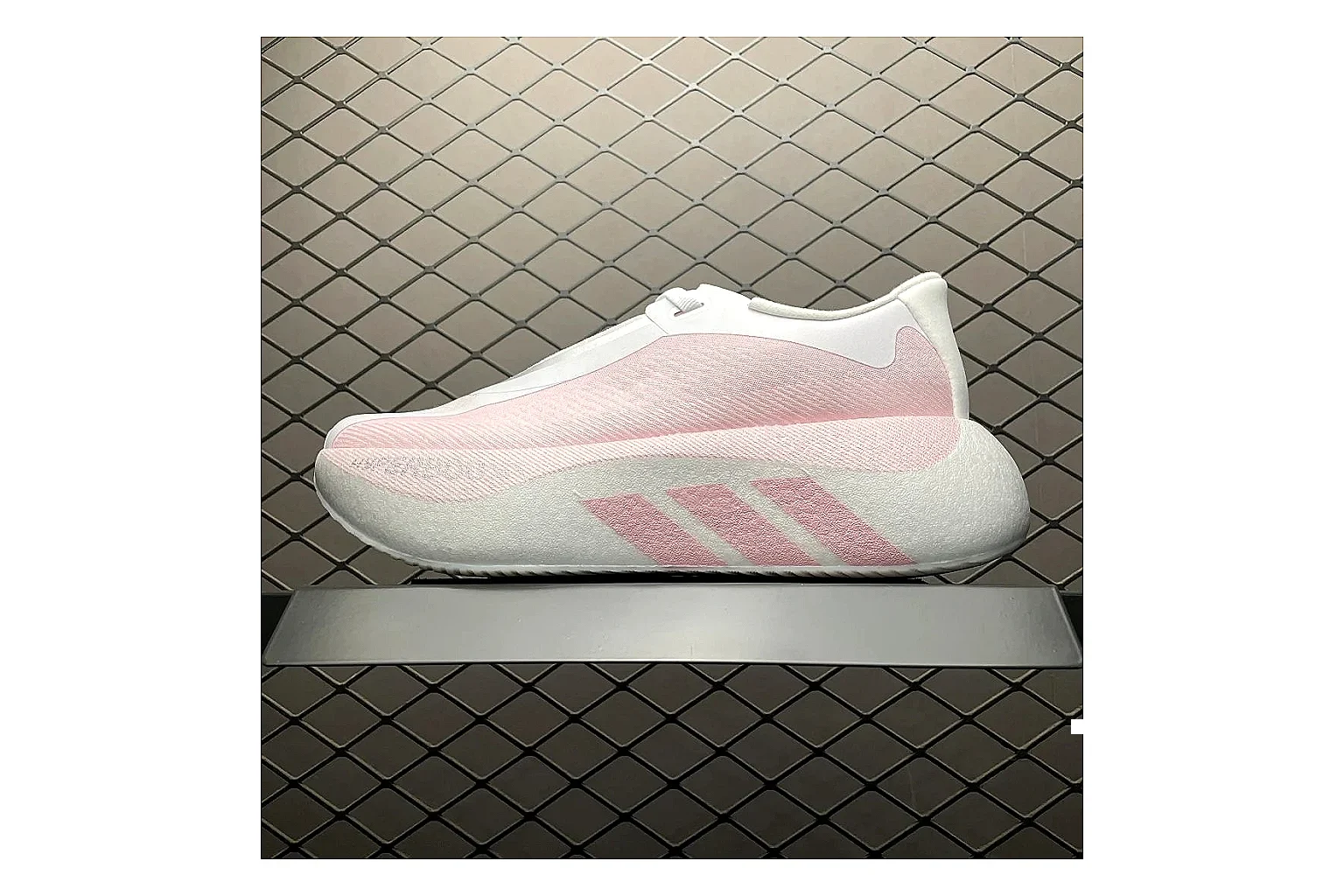 Adidas Adistar Cushion Pink comparison signal photo with white pink adistar cushion runner with mixed upper and runner shape