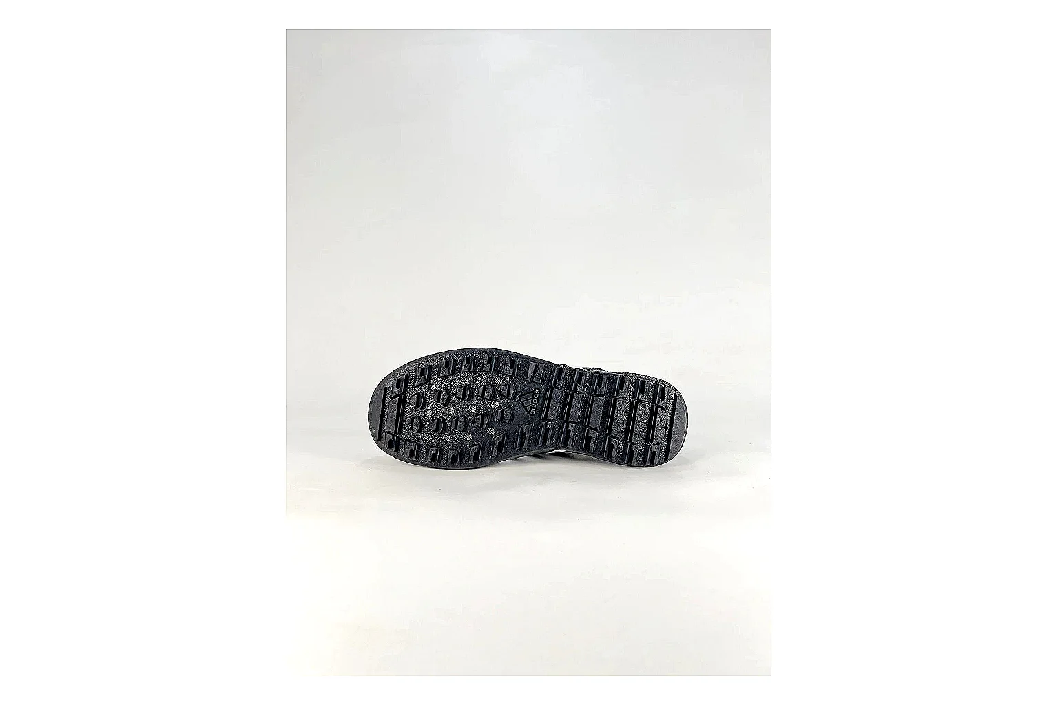 Adidas Originals Daroga Black White Sneakers comparison signal photo with black white low-top sneakers with mesh texture, side-profile shape, upper panel lines, and outsole detail thumbnail 4