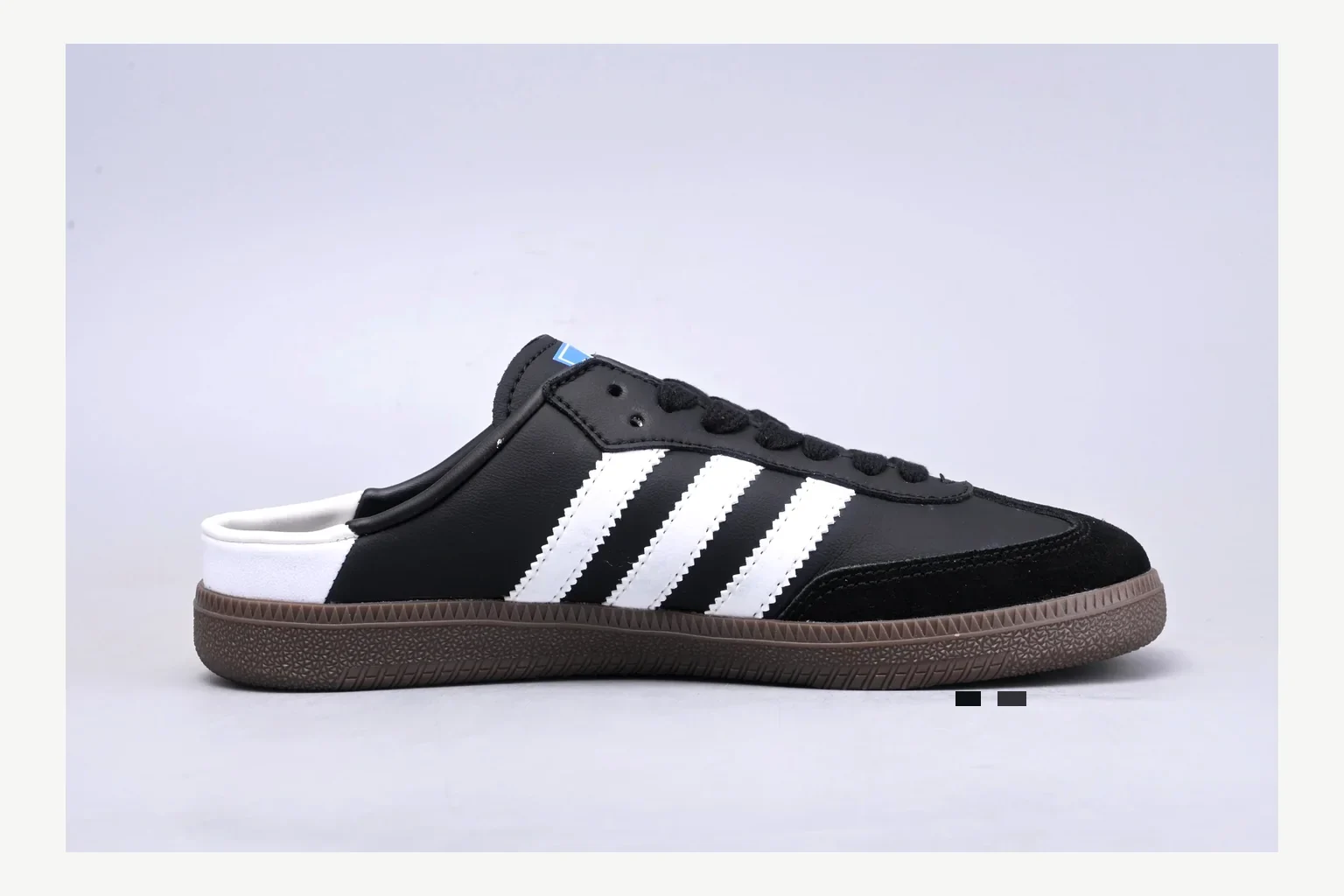 Adidas Originals Samba Black White comparison signal photo with white black low-top sneaker with mixed-material upper and low-profile shape