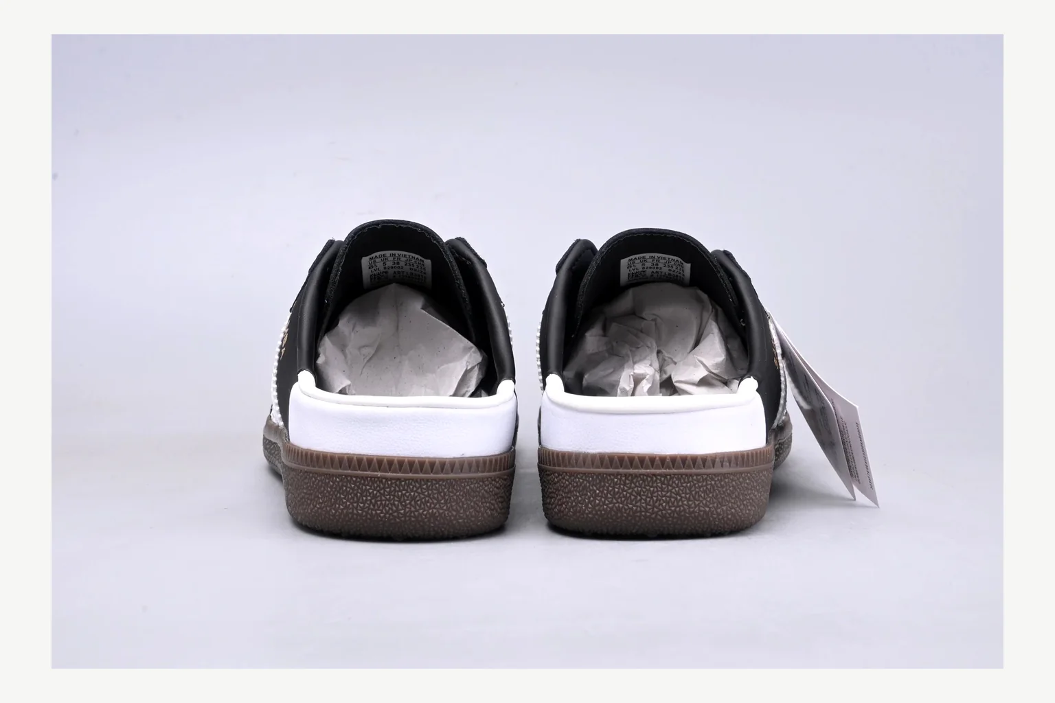 Adidas Originals Samba Black White comparison signal photo with white black low-top sneaker with mixed-material upper and low-profile shape thumbnail 3