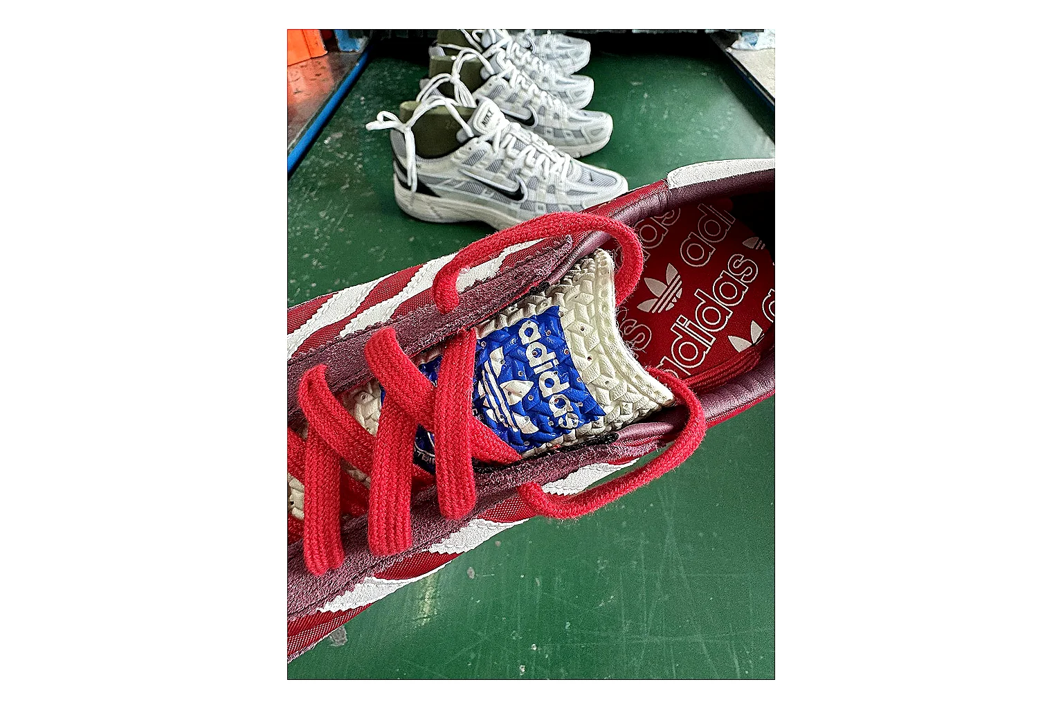 Adidas SL 72 RS Red White comparison signal photo with white red sl 72 rs retro runner with mixed upper and runner shape thumbnail 4