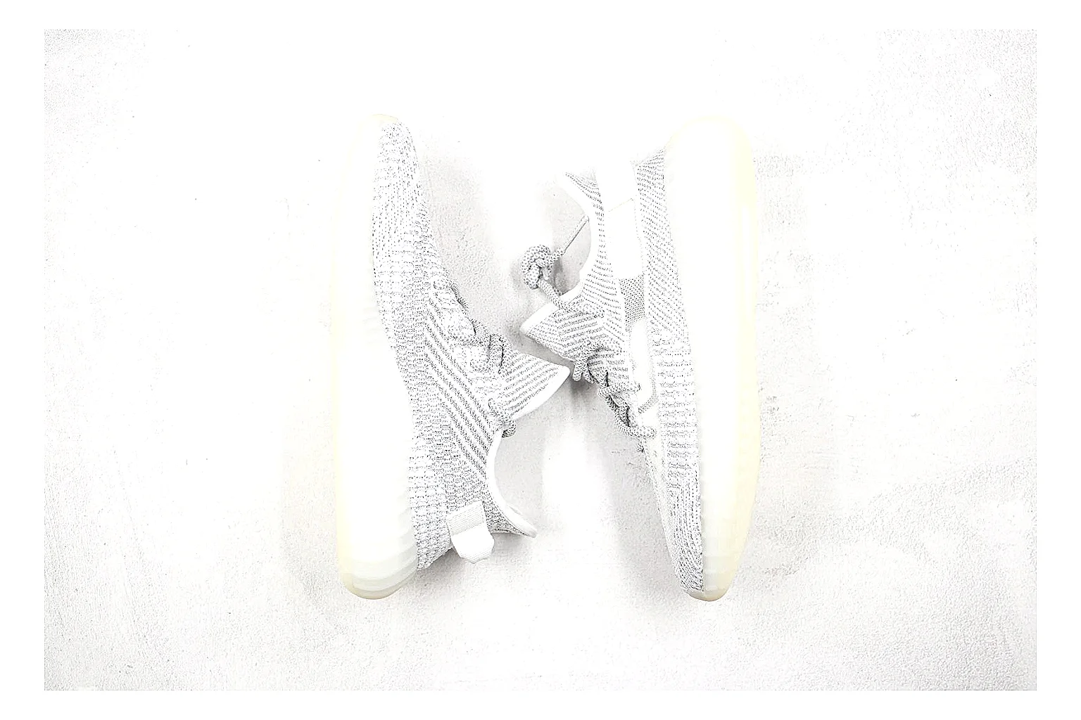 kakoscout.com Adidas Yeezy White comparison signal card six-photo gallery