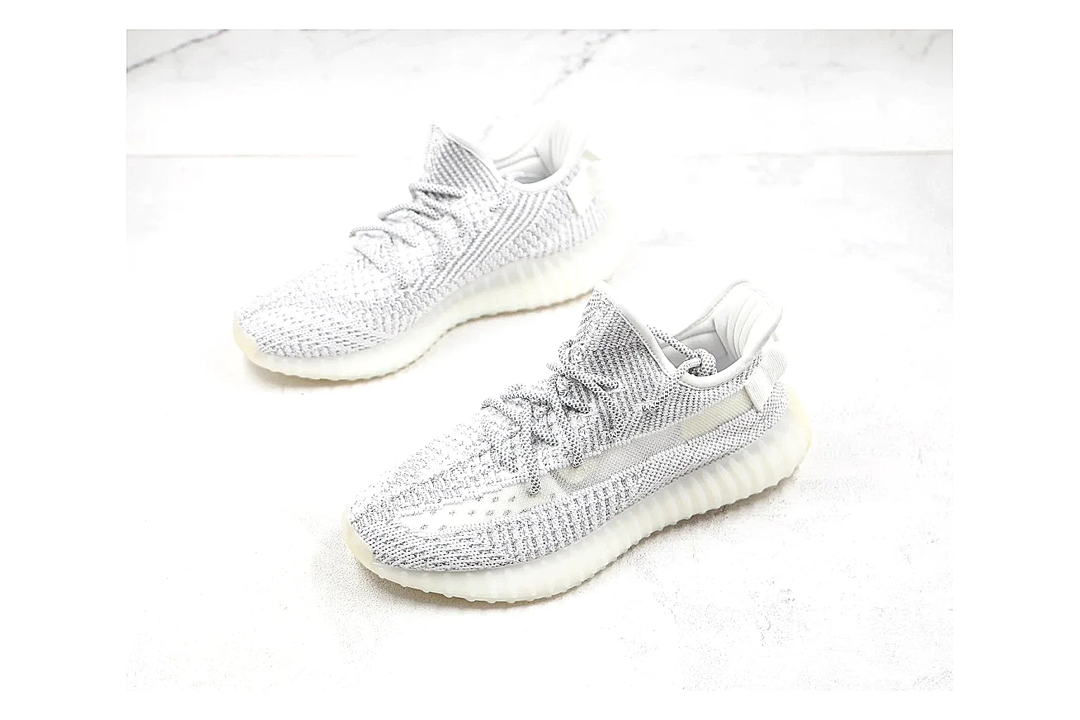 kakoscout.com Adidas Yeezy White comparison signal card six-photo gallery thumbnail 5