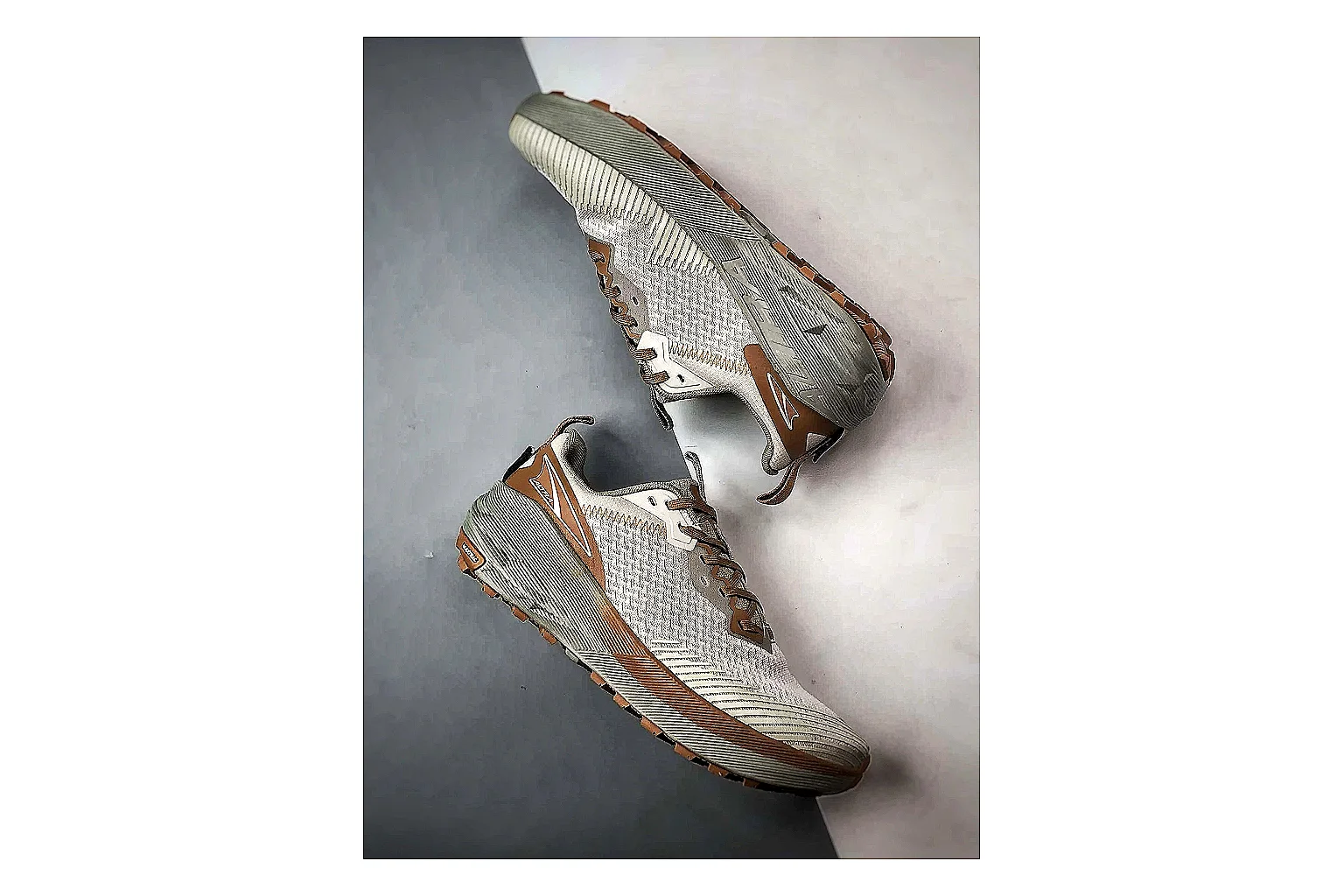 Altra Foots Hape Mixed Sneakers comparison signal image SKU 1182167021 thumbnail 4