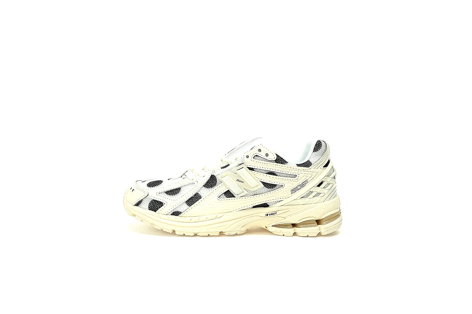 Kako Scout comparison images for Asics Cream Black Gel Runner Sneaker