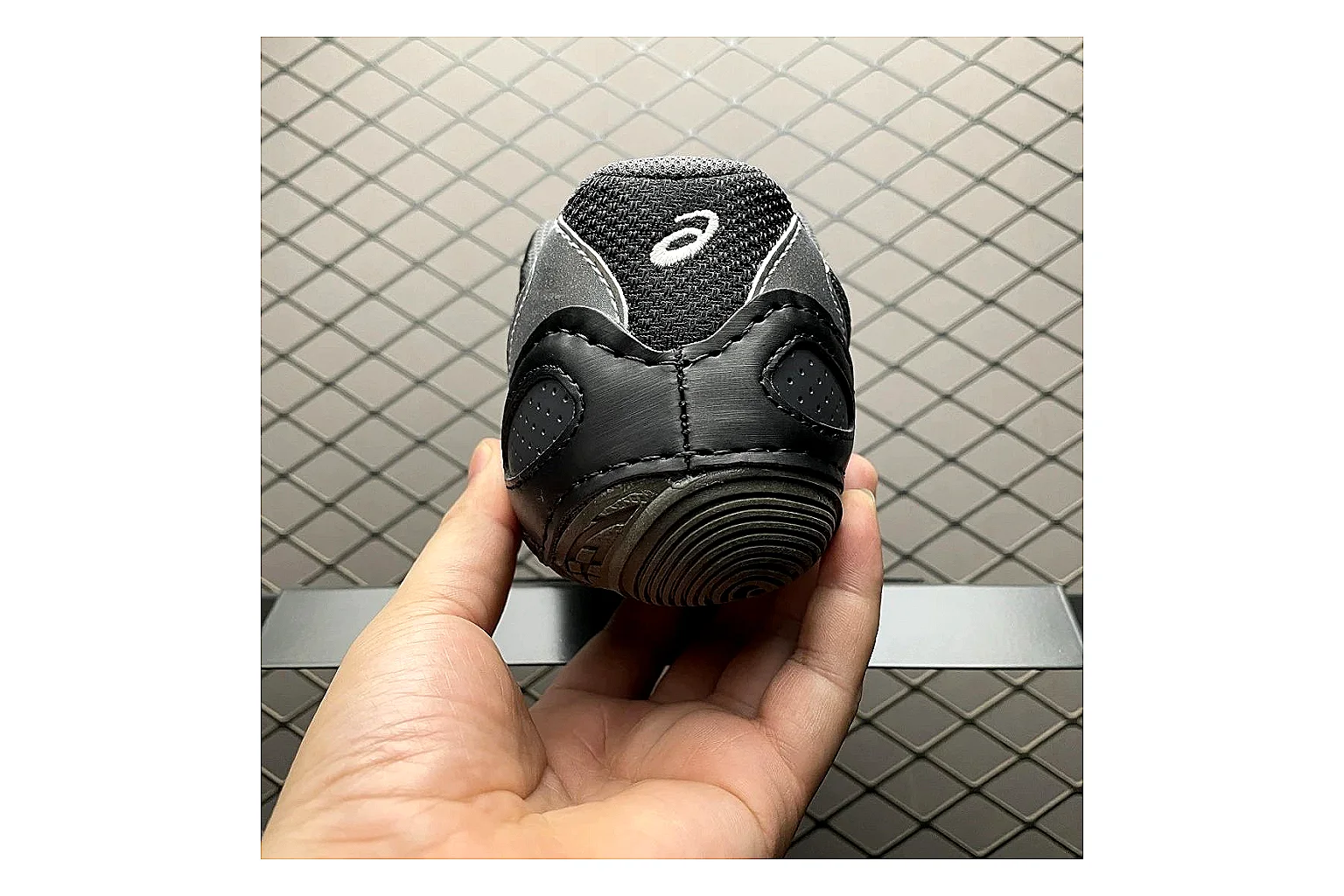 Asics Gel-Kahana Black Silver comparison signal photo with black silver gel-kahana trail runner with mixed upper and trail shape thumbnail 6