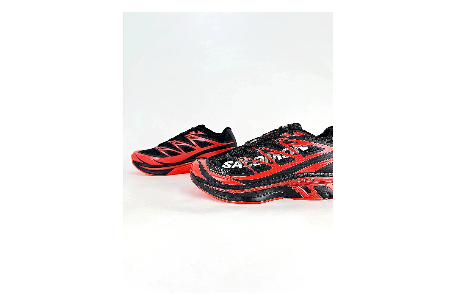 kakoscout.com Asics Gel Kayano Black Red comparison signal card six-photo gallery thumbnail 4
