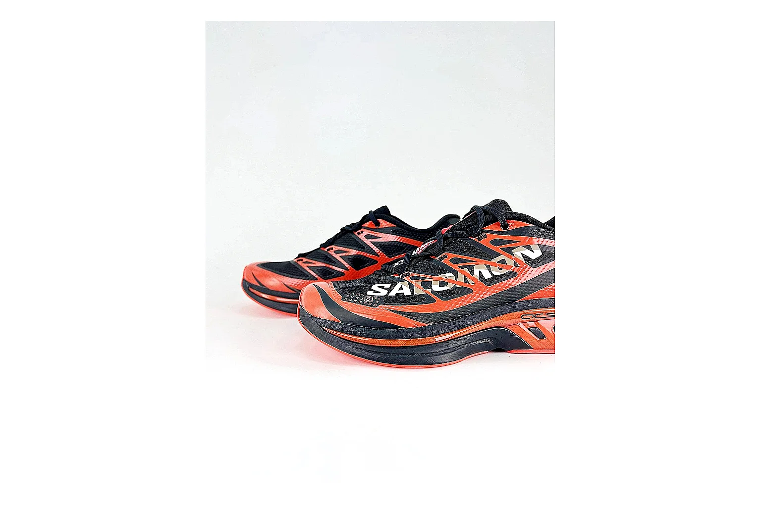 kakoscout.com Asics Gel Kayano Black Red comparison signal card six-photo gallery thumbnail 4