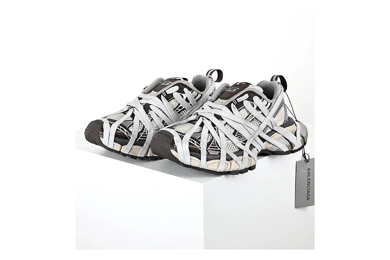kakoscout.com Balenciaga Track Cage White Gray comparison signal card six-photo gallery thumbnail 2