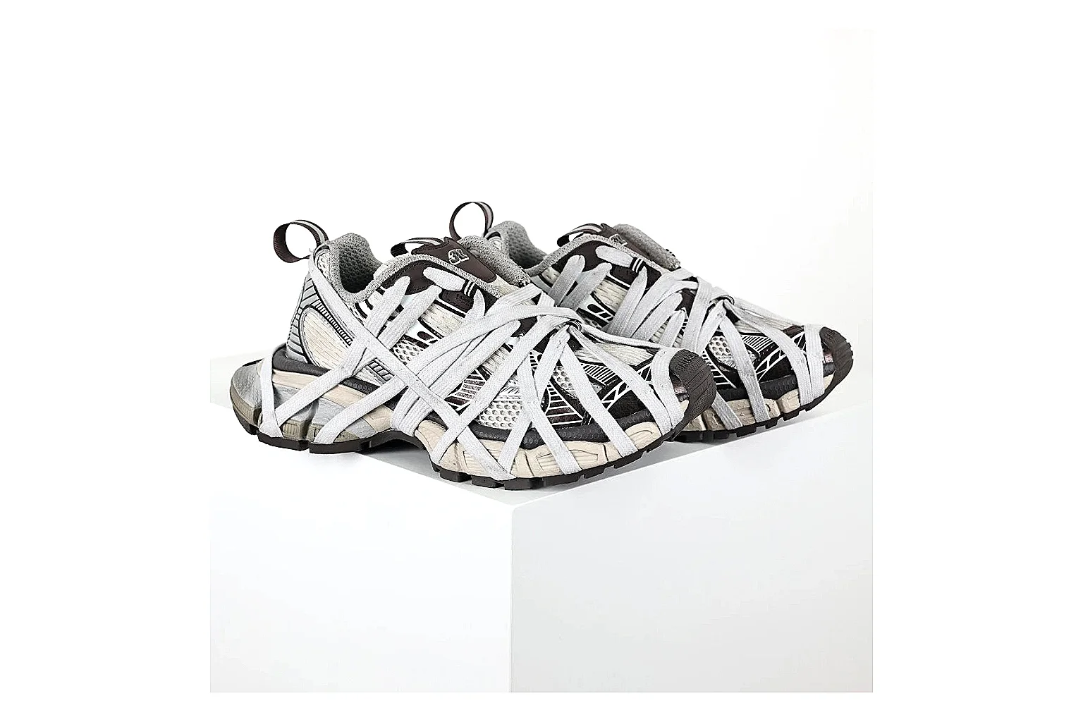 kakoscout.com Balenciaga Track Cage White Gray comparison signal card six-photo gallery
