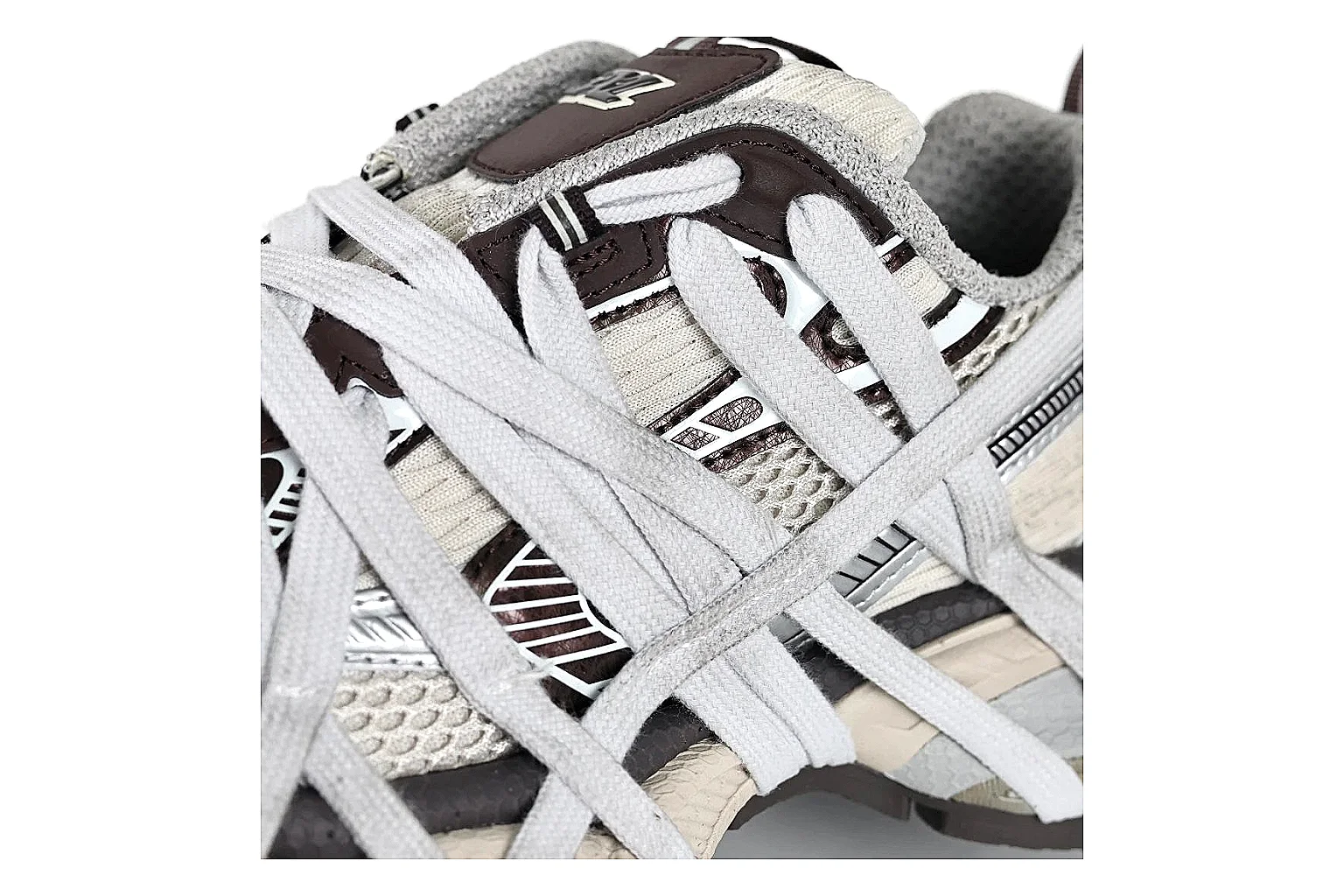 kakoscout.com Balenciaga Track Cage White Gray comparison signal card six-photo gallery thumbnail 5