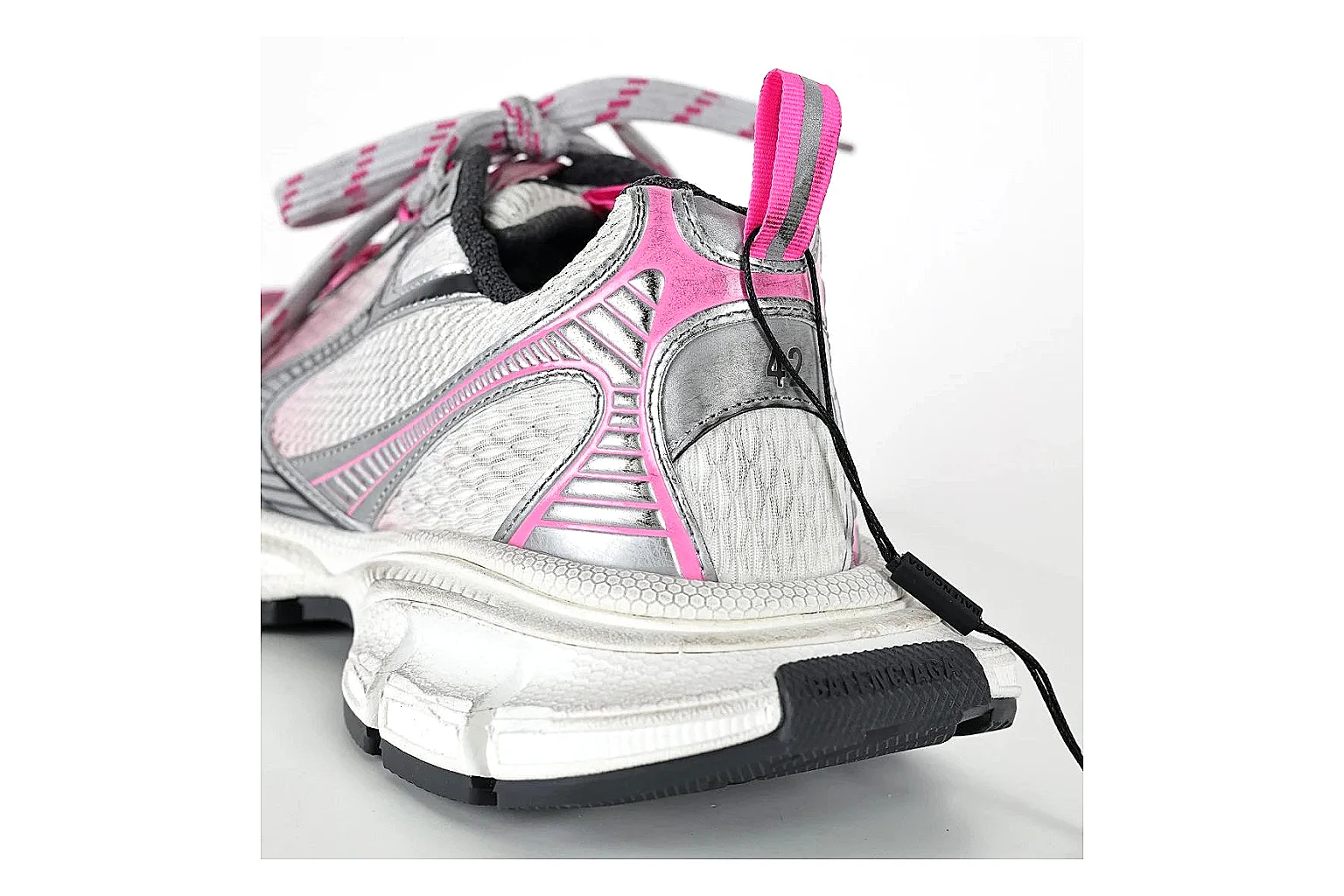 kakoscout.com Balenciaga Track Pink Silver comparison signal card six-photo gallery thumbnail 3