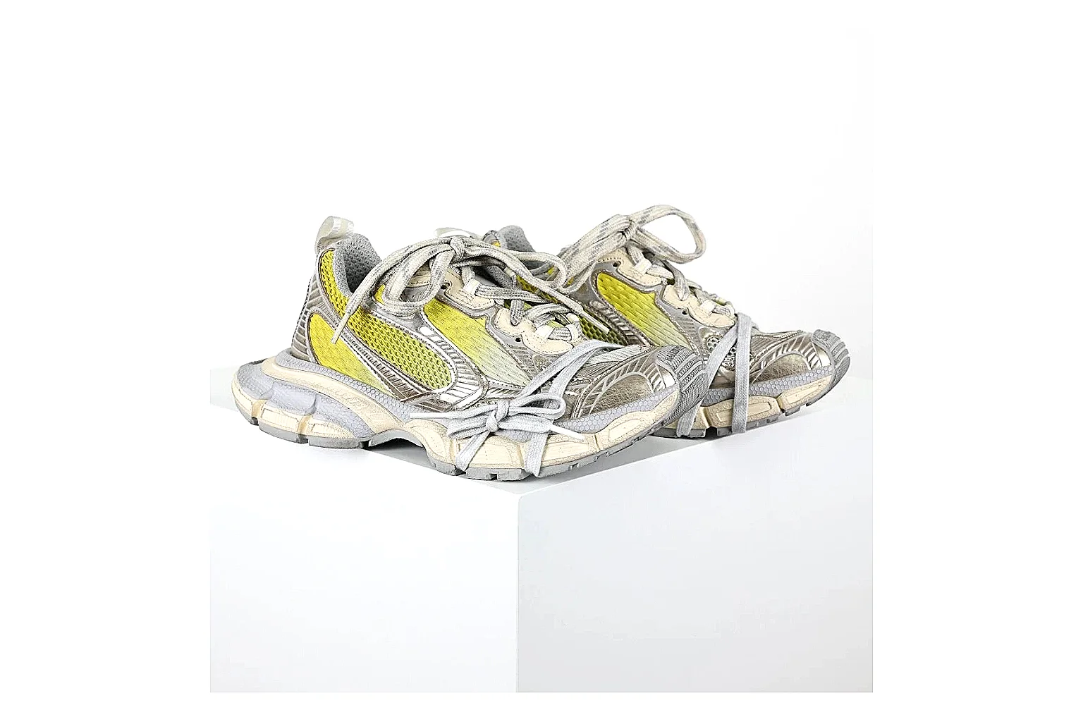 kakoscout.com Balenciaga Track Silver Yellow comparison signal card six-photo gallery