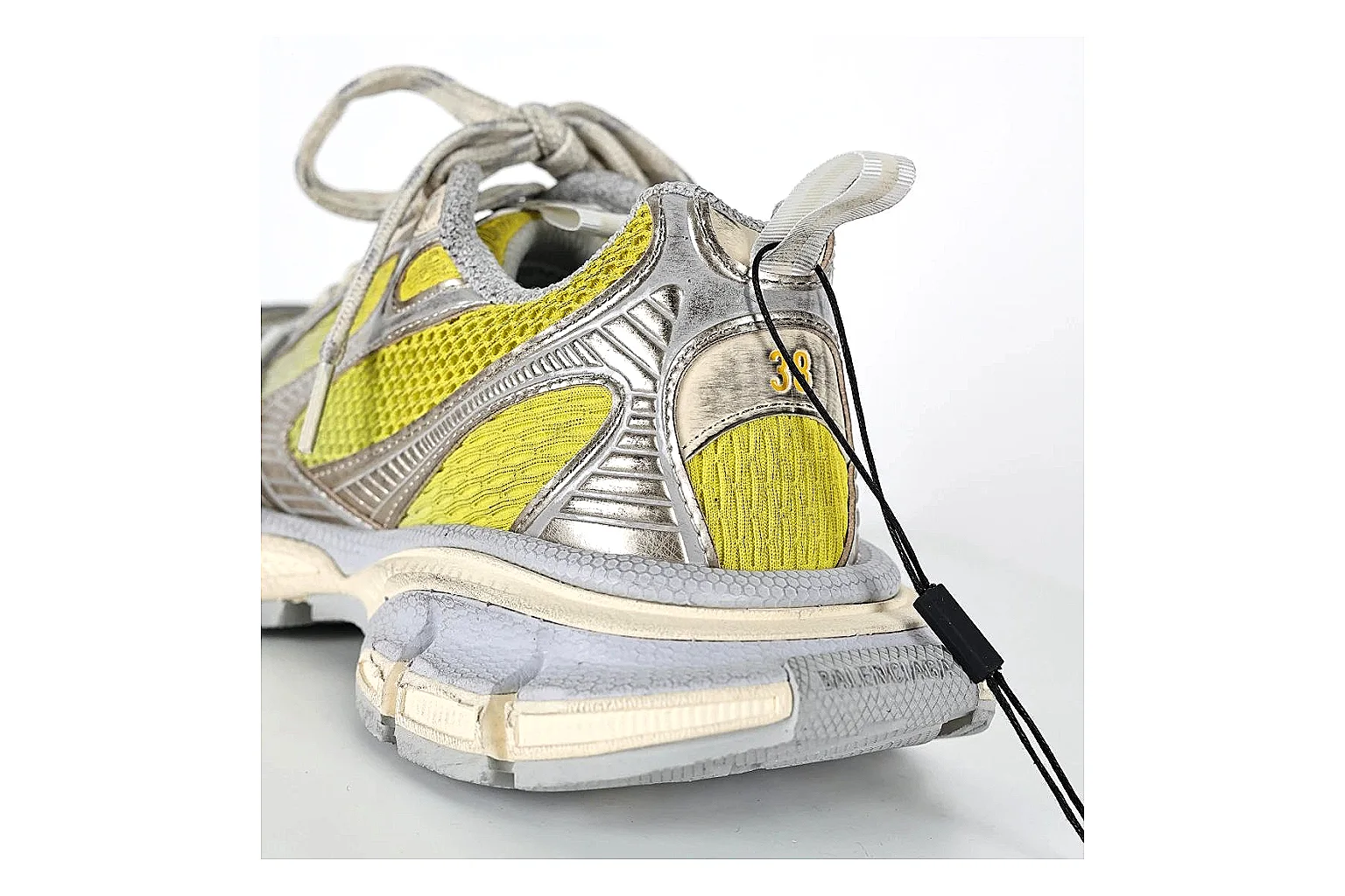 kakoscout.com Balenciaga Track Silver Yellow comparison signal card six-photo gallery thumbnail 3