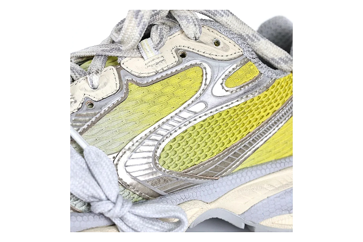 kakoscout.com Balenciaga Track Silver Yellow comparison signal card six-photo gallery thumbnail 5