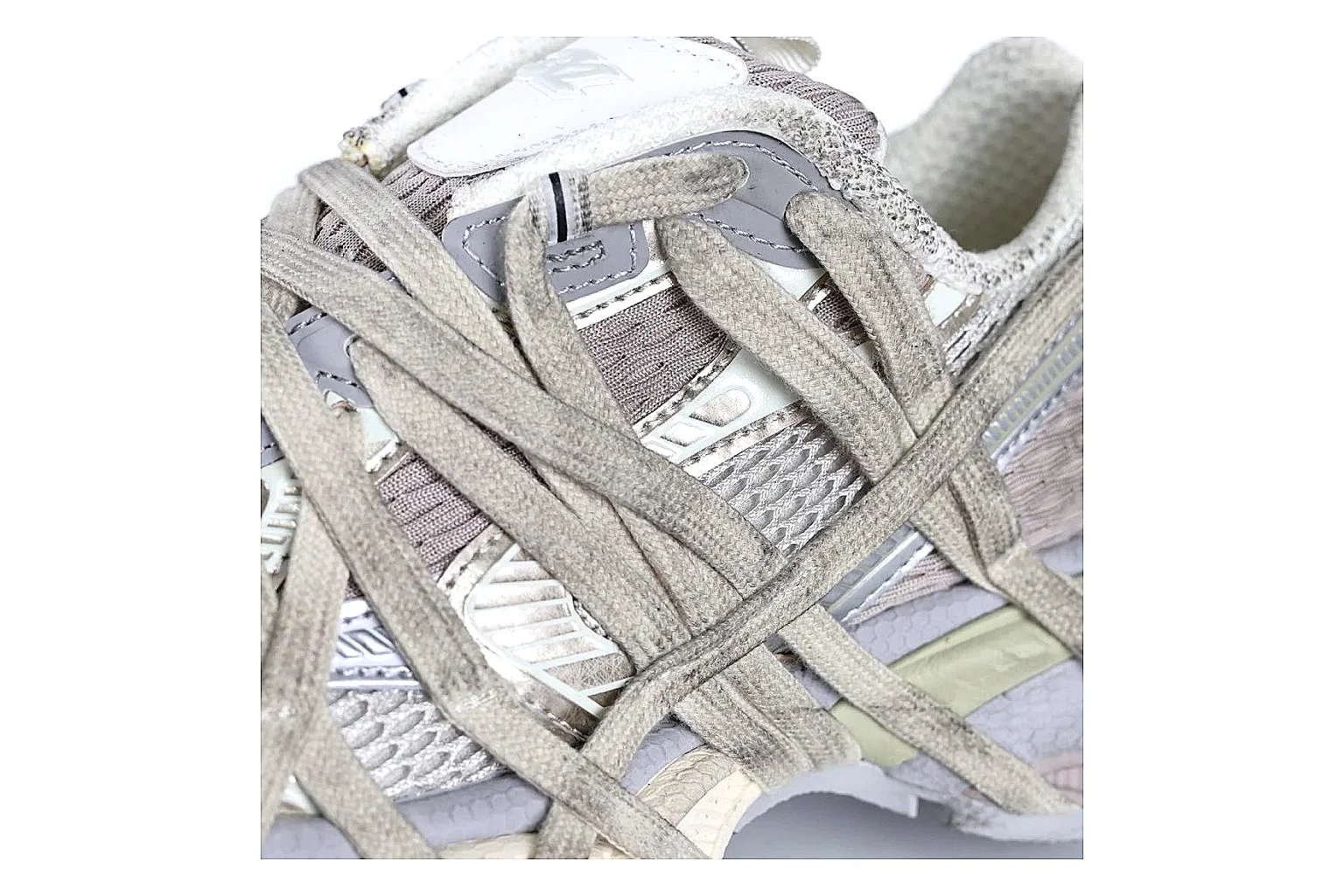 kakoscout.com Balenciaga Track Silver Gray comparison signal card six-photo gallery thumbnail 5