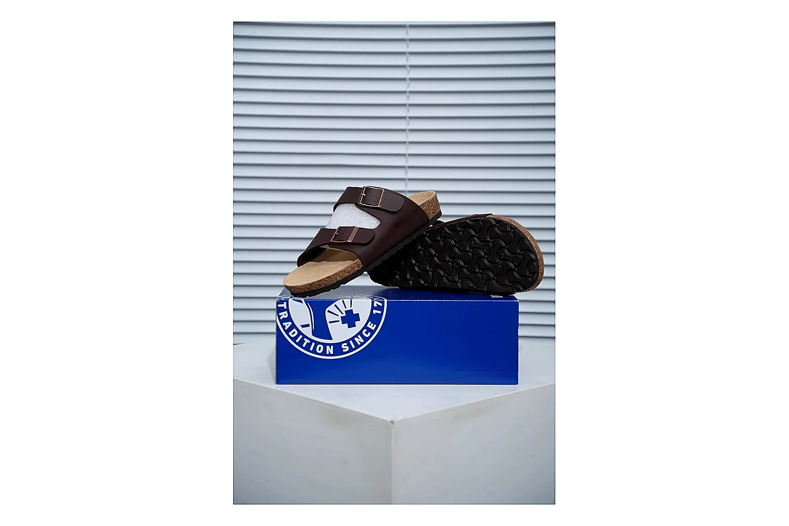 Birkenstock Arizona Mocha Cork Slide comparison signal image with adjustable buckles, warm brown upper and contoured footbed for relaxed retro styling thumbnail 6