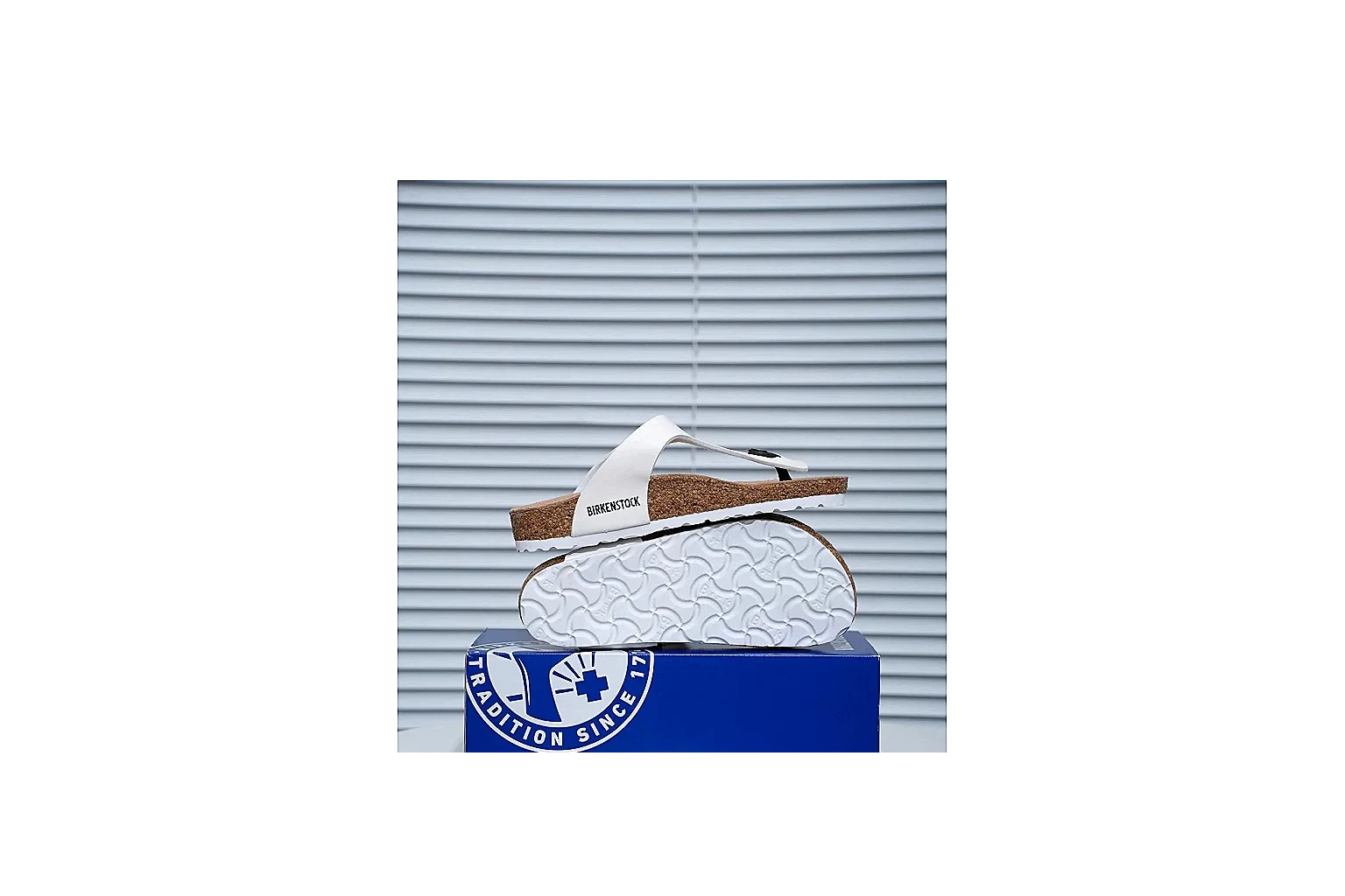 Birkenstock Gizeh White Cork Sandal comparison signal image with slim straps, adjustable buckle and contoured footbed for fresh summer casual style thumbnail 2