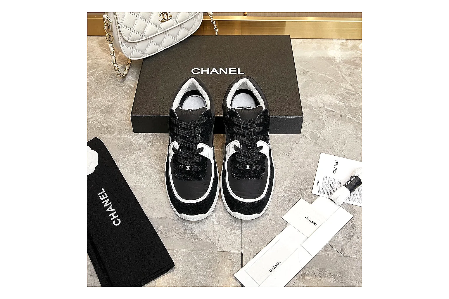 kakoscout.com Chanel Black White CC Runner 2802 Black White runner product image thumbnail 5