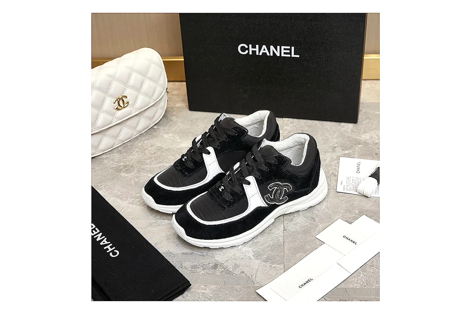 kakoscout.com Chanel Black White CC Runner 2802 Black White runner product image thumbnail 6