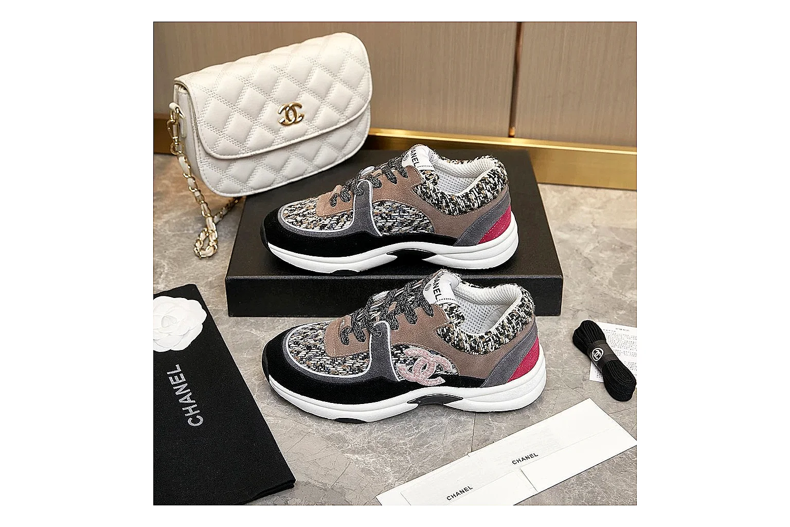 kakoscout.com Chanel Grey Pink CC Runner 2853 Grey Pink runner product image thumbnail 5