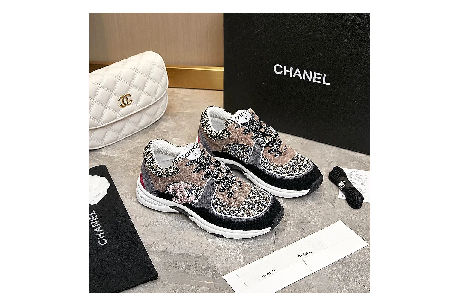 kakoscout.com Chanel Grey Pink CC Runner 2853 Grey Pink runner product image thumbnail 6