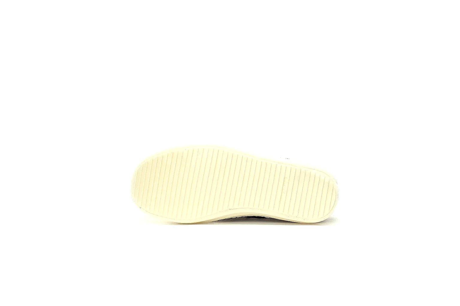 Kako Scout comparison images for Converse Black High-Top Canvas Sneaker thumbnail 4