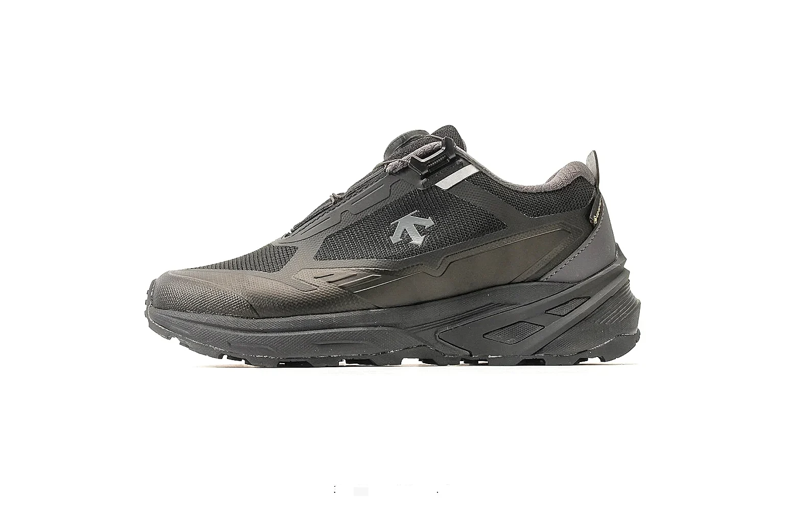 Descente Sport Style Mixed Sneakers comparison signal image SKU 1182167235