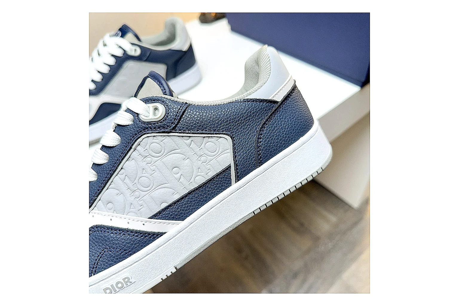 kakoscout.com Dior B30 Gray Blue comparison signal card six-photo gallery thumbnail 5