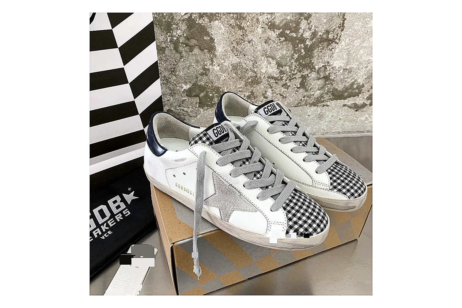 kakoscout.com Dior B30 Silver Checker comparison signal card six-photo gallery thumbnail 2