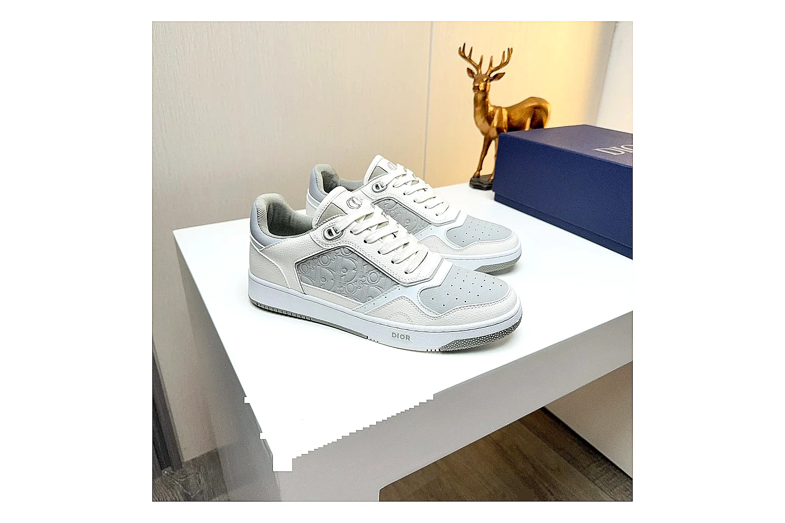 kakoscout.com Dior B30 White Gray comparison signal card six-photo gallery thumbnail 2