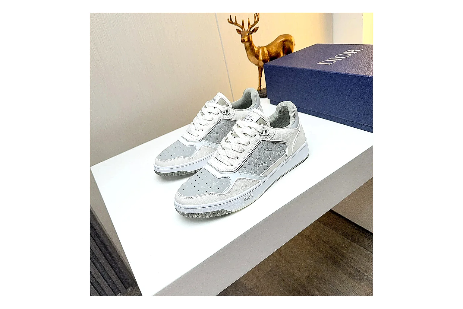 kakoscout.com Dior B30 White Gray comparison signal card six-photo gallery
