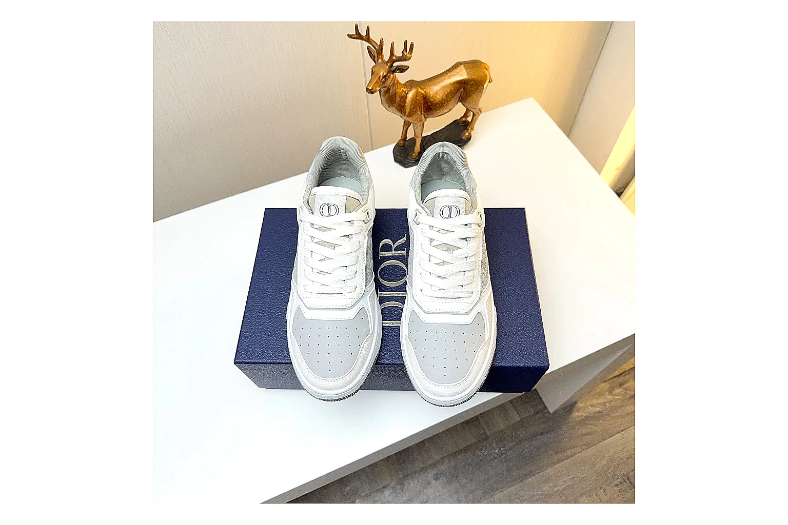 kakoscout.com Dior B30 White Gray comparison signal card six-photo gallery thumbnail 4