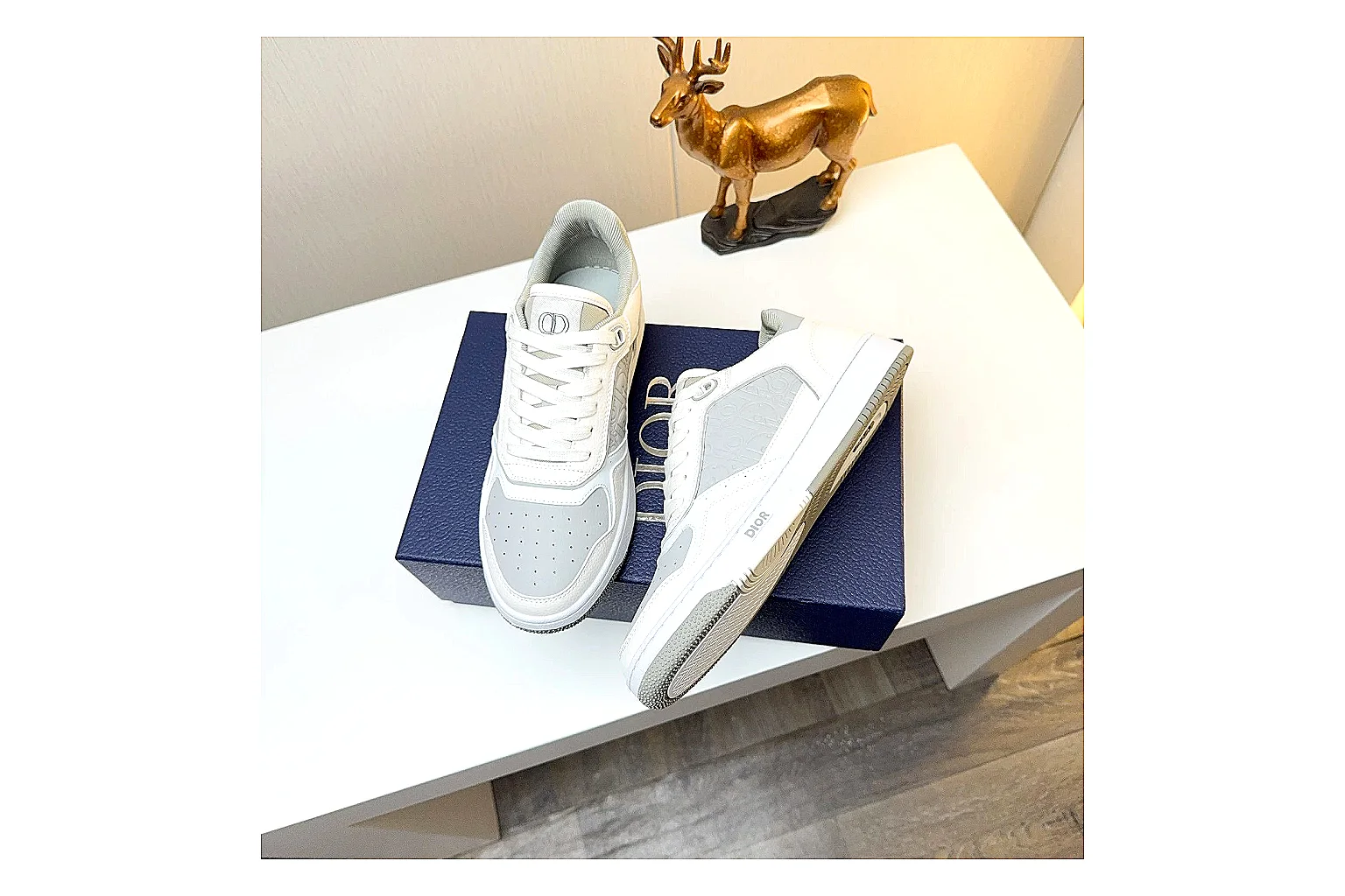 kakoscout.com Dior B30 White Gray comparison signal card six-photo gallery thumbnail 5