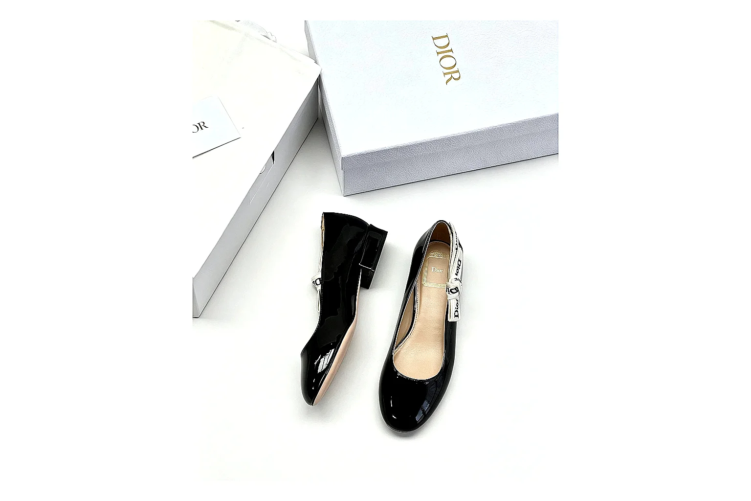 kakoscout.com Dior Pointed Flat Black Ivory comparison signal card six-photo gallery