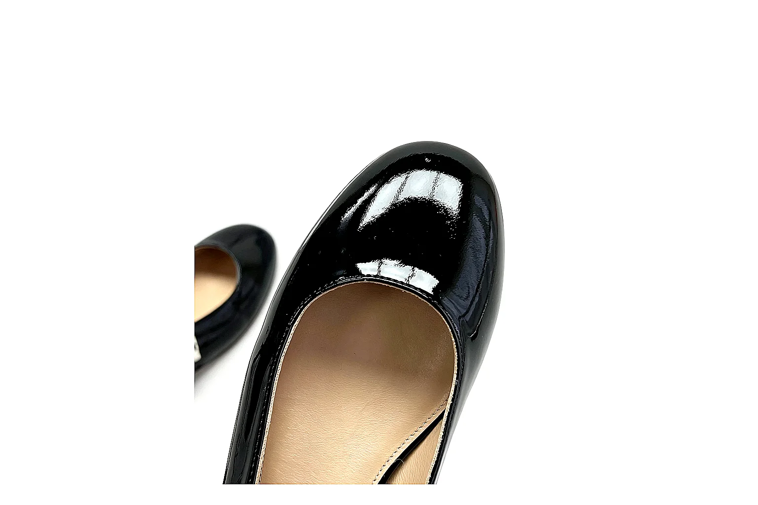 kakoscout.com Dior Pointed Flat Black Ivory comparison signal card six-photo gallery thumbnail 4