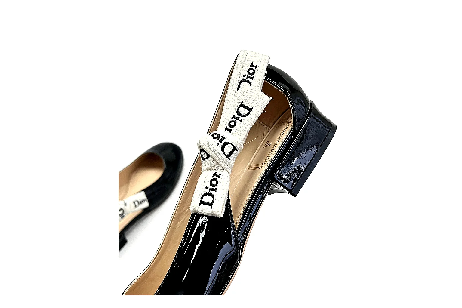kakoscout.com Dior Pointed Flat Black Ivory comparison signal card six-photo gallery thumbnail 5