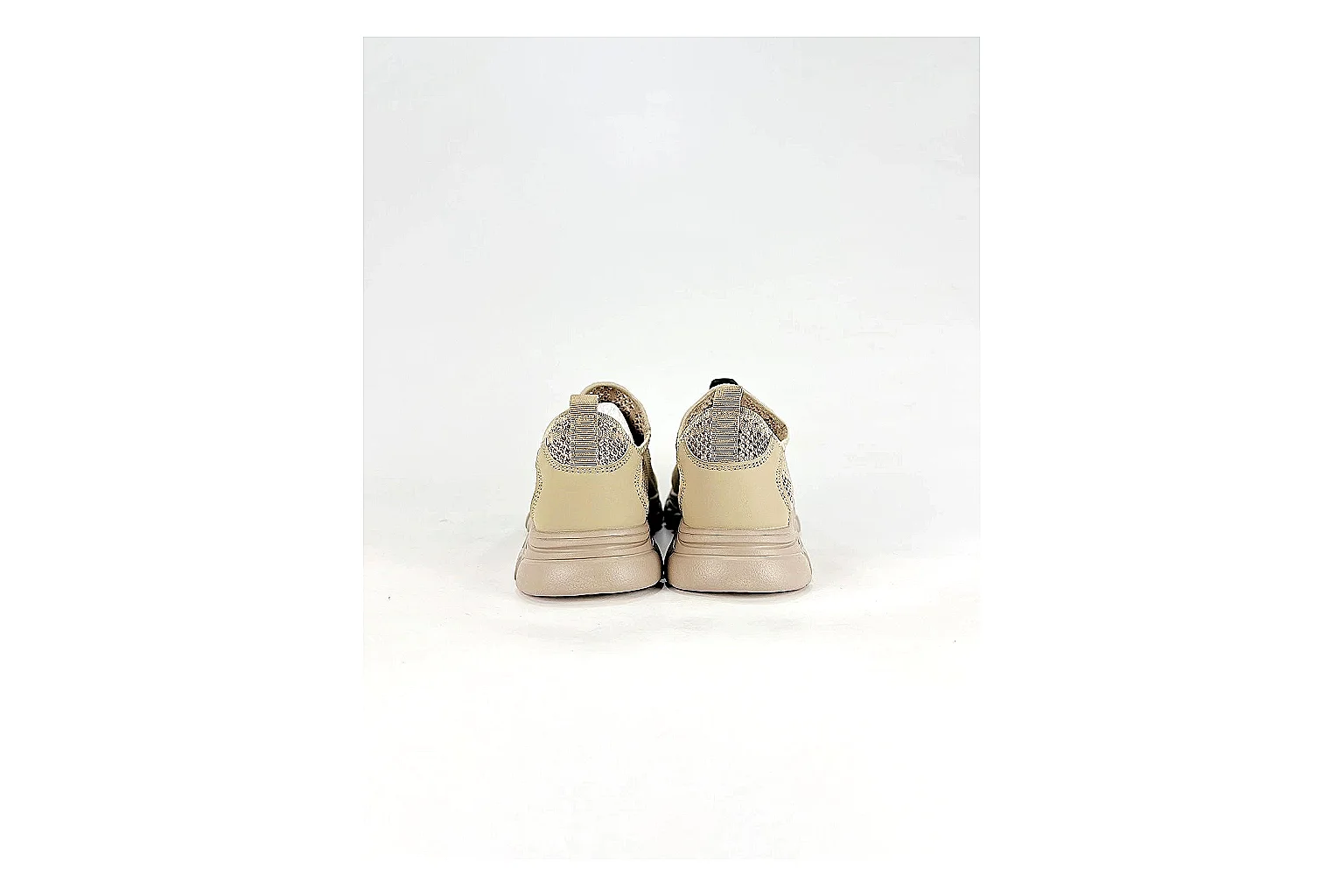 kakoscout.com Ecco Chunky Runner Beige Gray comparison signal card six-photo gallery thumbnail 3