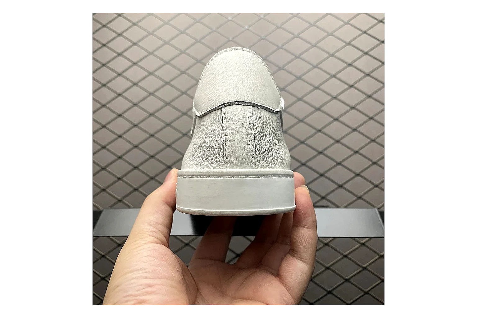 Gucci Ace White Web Stripe Sneaker comparison signal photo with white red gold ace web-stripe low-top with leather upper and low top shape thumbnail 2