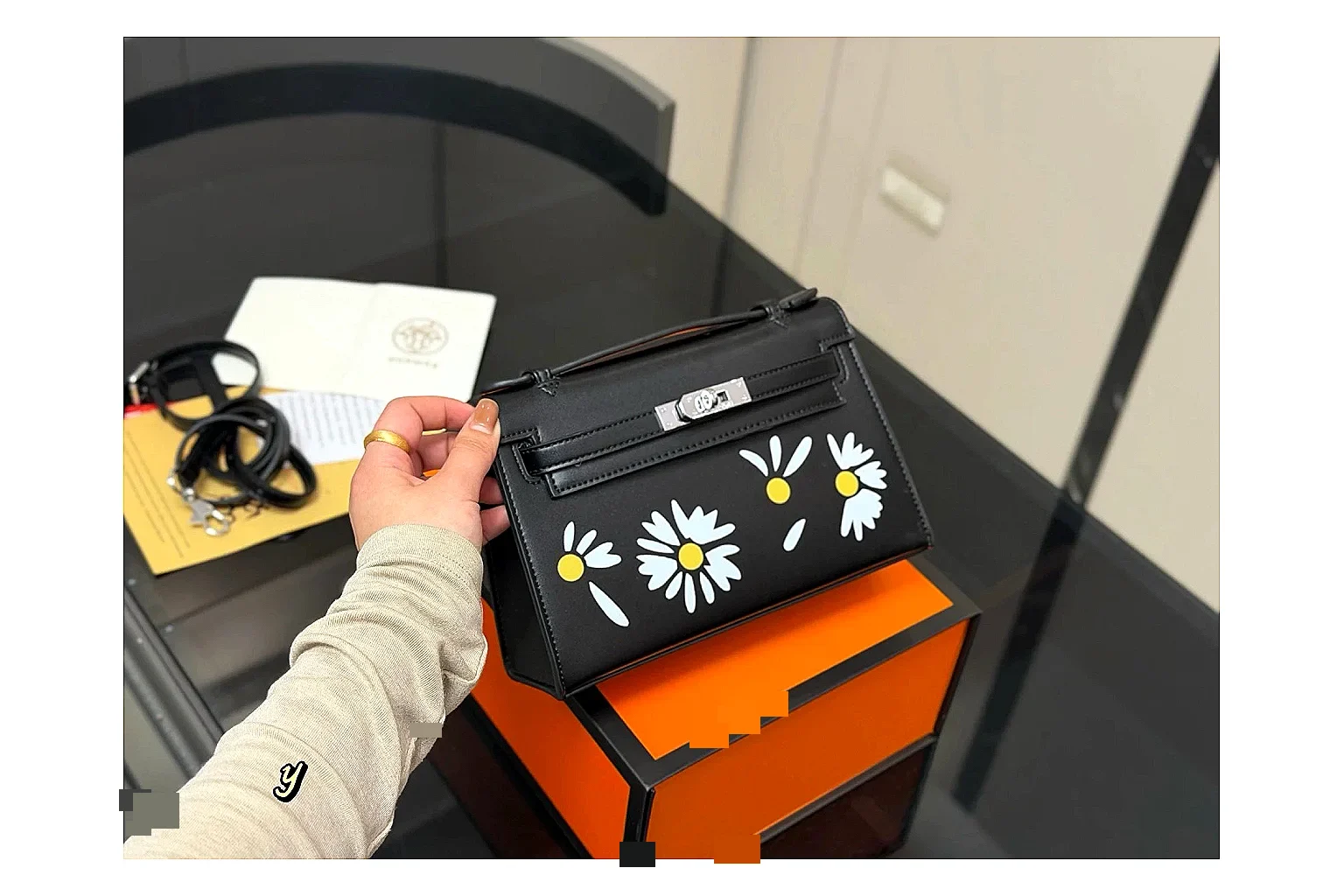 Hermes Daisy Kelly Black Bag comparison proof image SKU 1194080802