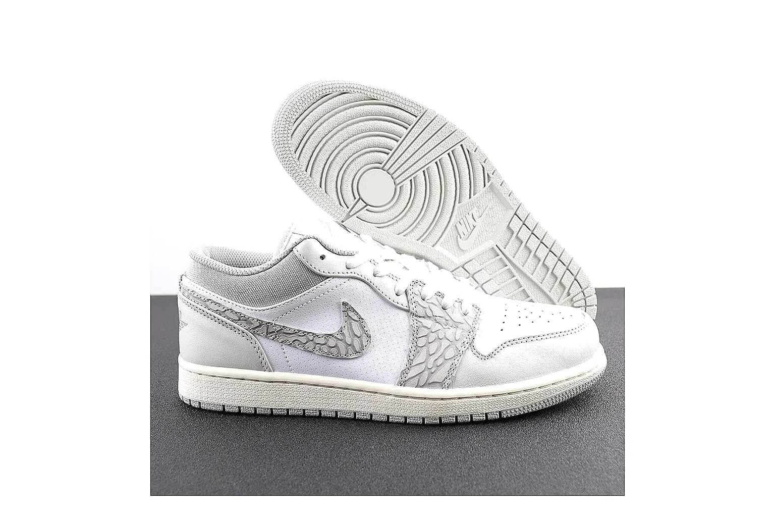 kakoscout.com Jordan Air Jordan 1 Low White Gray comparison signal card six-photo gallery