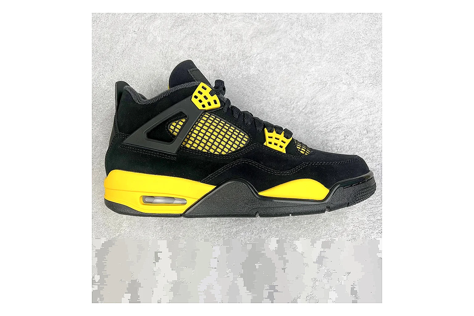 kakoscout.com Jordan Air Jordan 4 Black Yellow comparison signal card six-photo gallery thumbnail 2