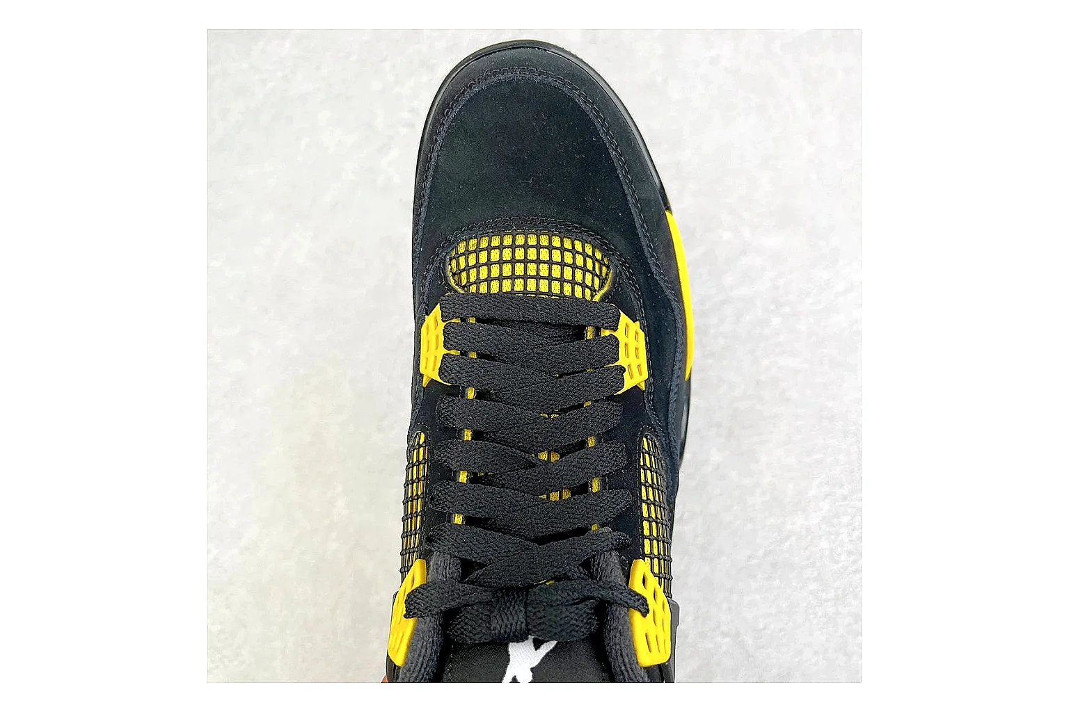 kakoscout.com Jordan Air Jordan 4 Black Yellow comparison signal card six-photo gallery thumbnail 3