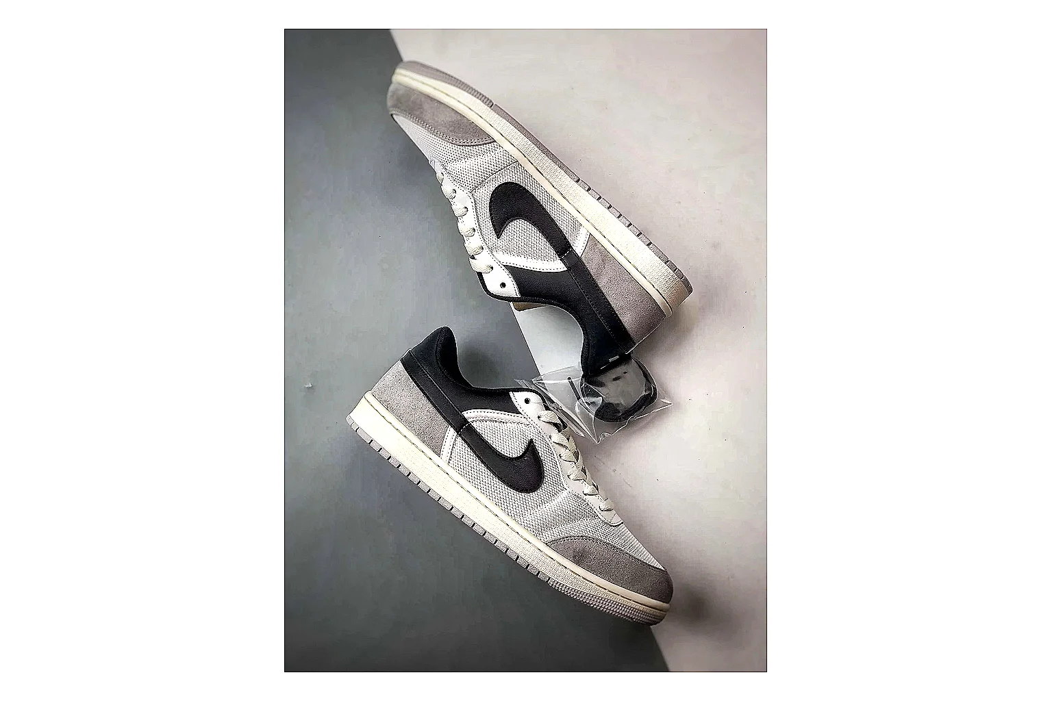 Jordan Low Black White Sneaker comparison signal photo with white black low-top sneaker with mixed-material upper and low-profile shape thumbnail 4