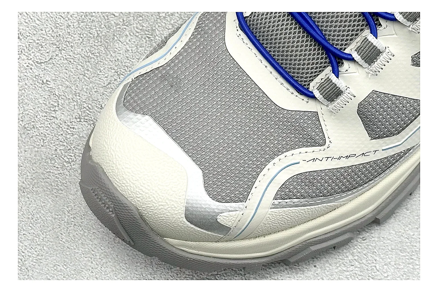 Kailas Fuga 5 White Blue comparison photo showing white trail upper, blue accents, Vibram outsole, and protective technical running build thumbnail 5