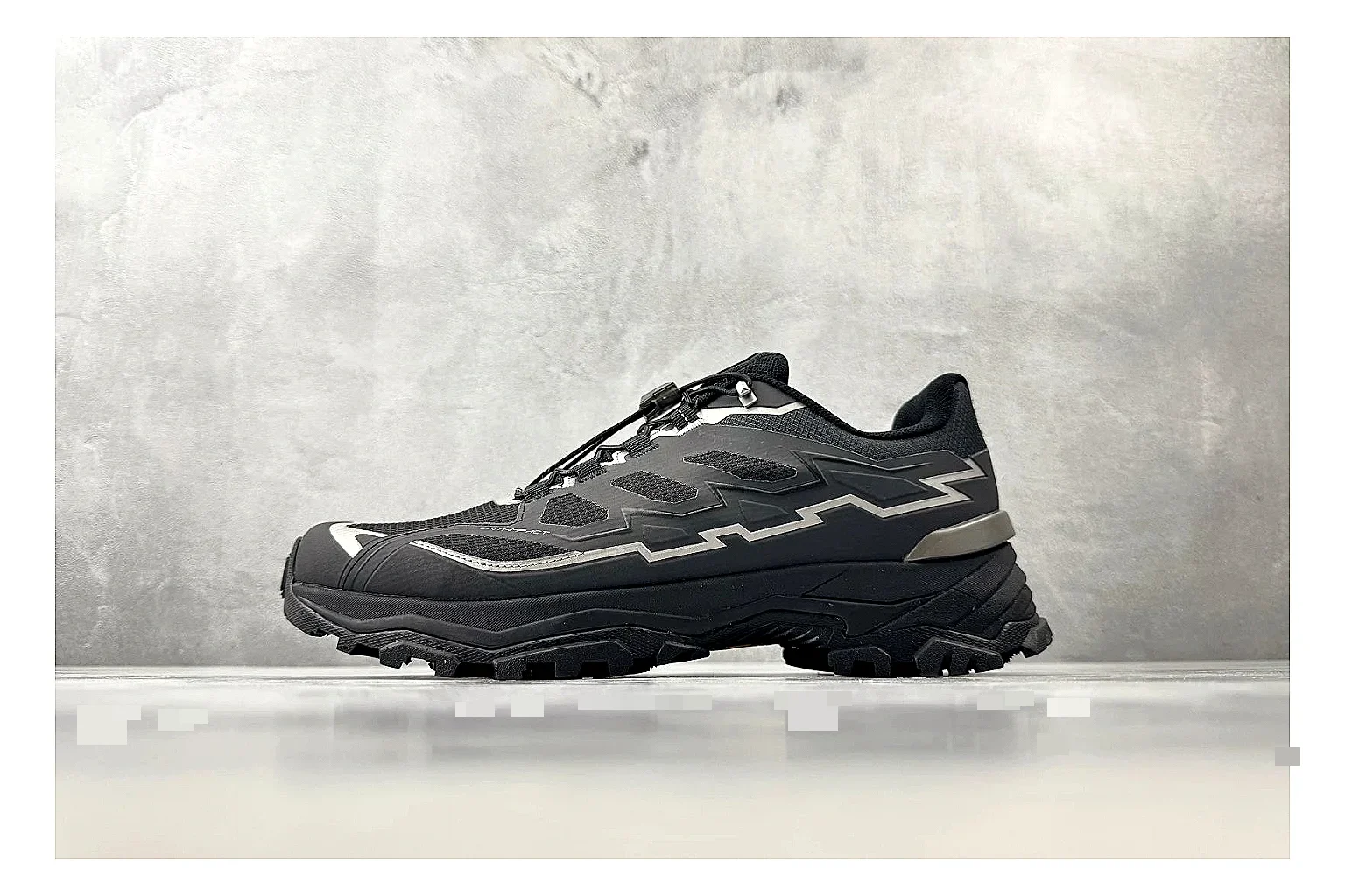 Kailas Fuga Black Vibram comparison photo showing black trail upper, Vibram outsole, reinforced overlays, and rugged outdoor running shape