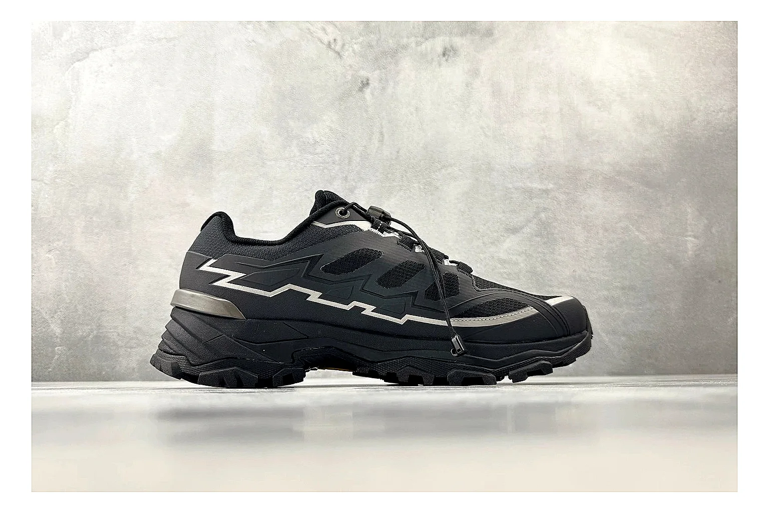 Kailas Fuga Black Vibram comparison photo showing black trail upper, Vibram outsole, reinforced overlays, and rugged outdoor running shape thumbnail 6